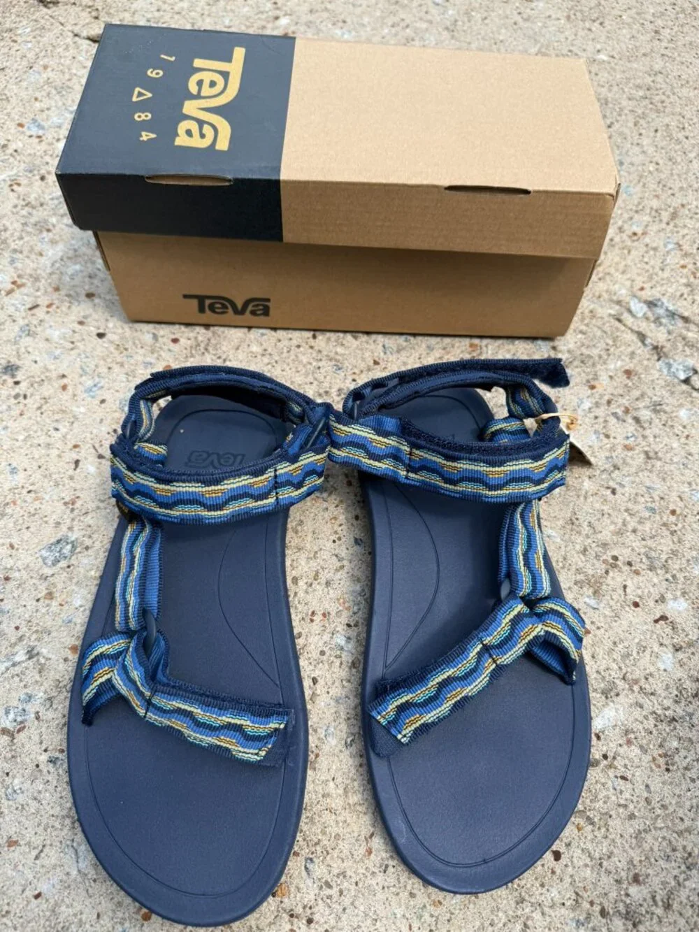 NEW Teva Youth Hurricane XLT 2 Sandals Kishi Dark Blue - Size 4Y / EU 36
